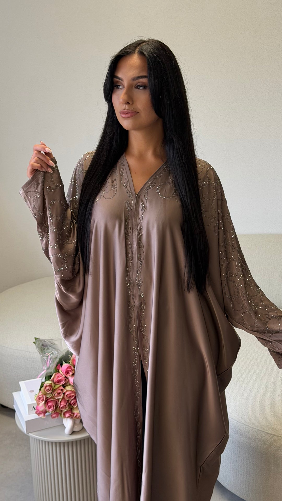 Qamarr Abaya - Sable Élégance