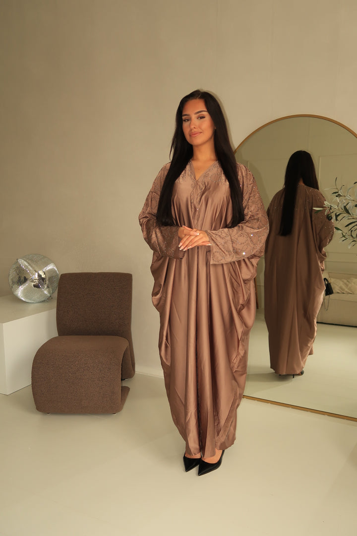 Qamarr Abaya - Sable Élégance