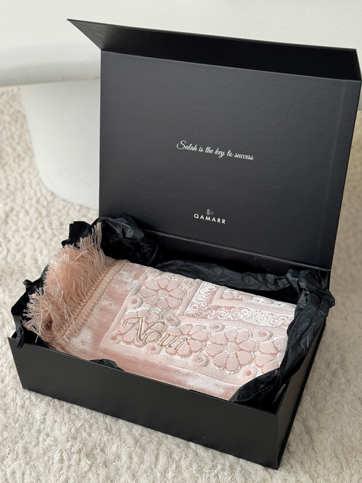 QAMARR ® Majestic Personalized Prayer mat Giftbox - Cotton candy pink