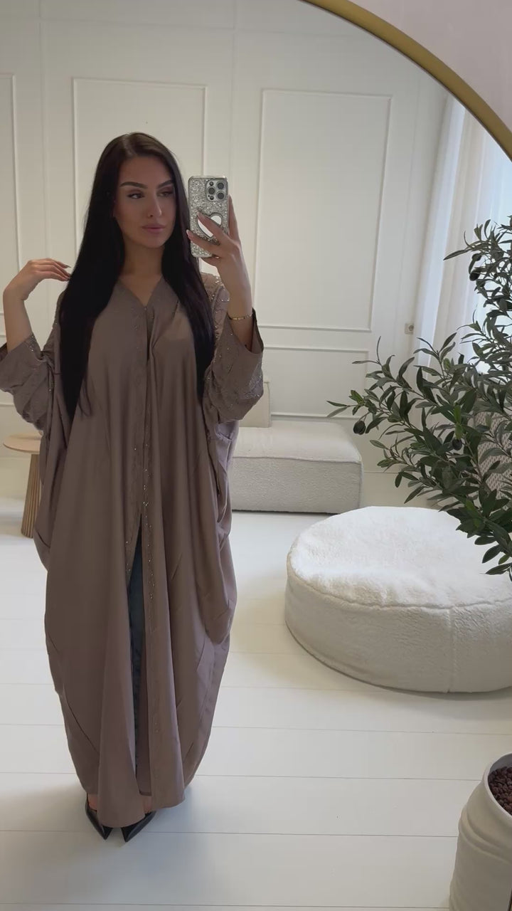 Qamarr Abaya - Sable Élégance
